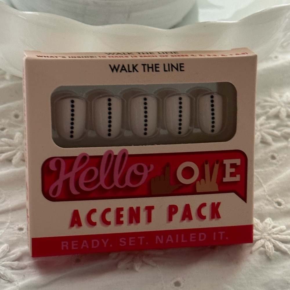 Hello Love Nails Accent Pack
